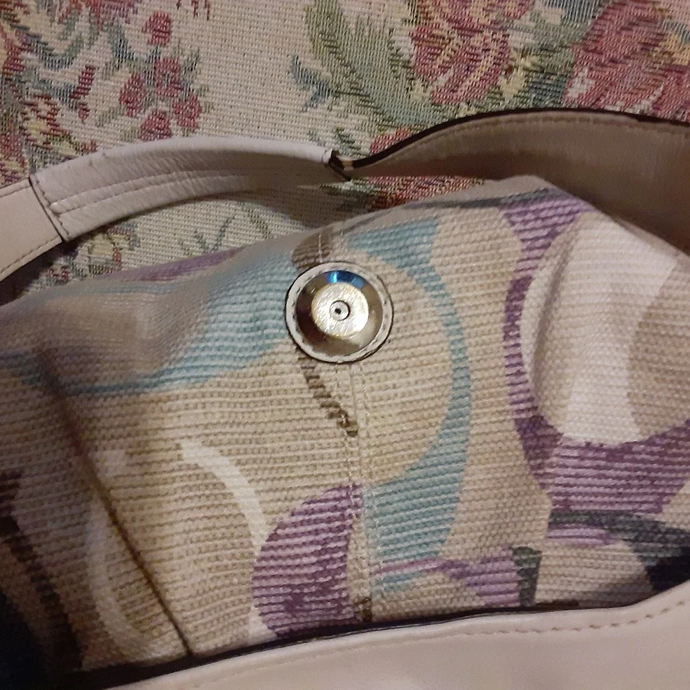 Coach Lynn Soho Multi-Color Optic Art Hobo Shoulder Bag - Picture 7 of 16